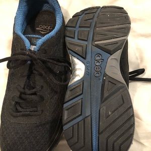 EUC Abeo P.R.O. Women’s Sneakers sz 9